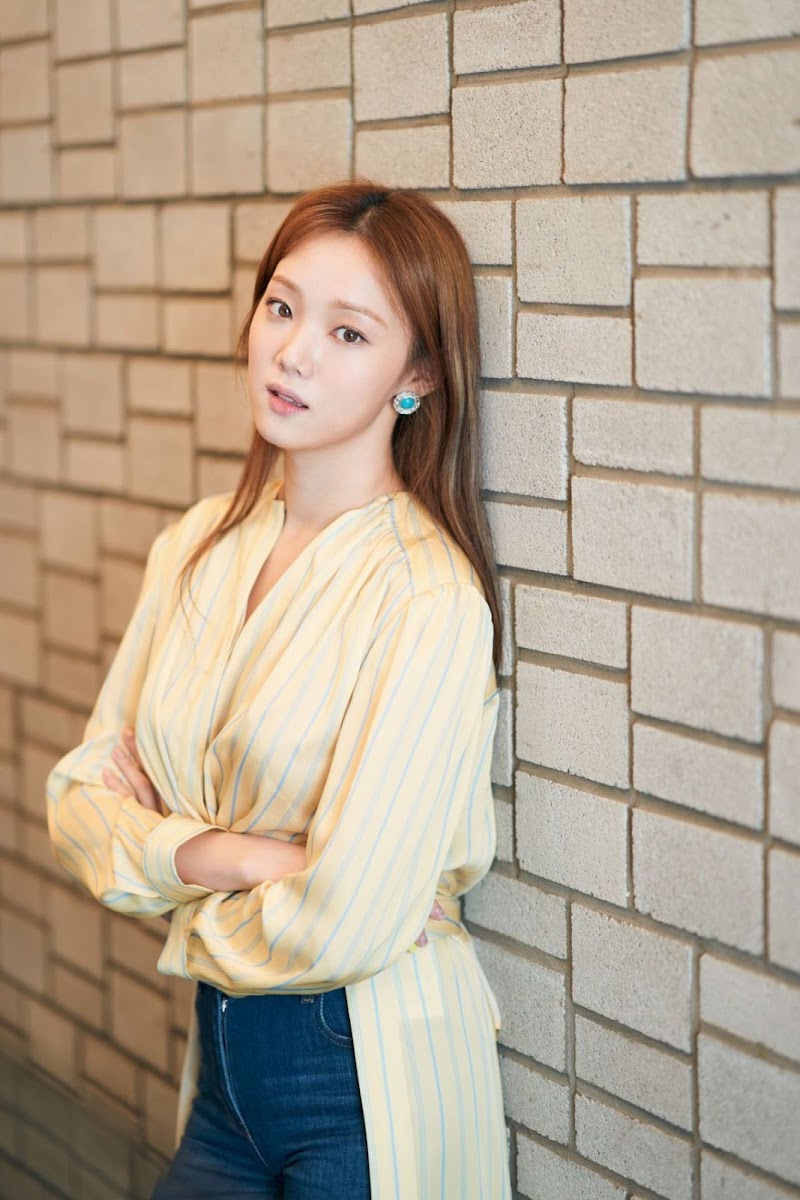 Lee Sung-kyung Clicked for Miss & Mrs. Cops, Interview - 2019