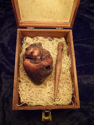 [Image: mummified_vampire_heart_03.jpg]