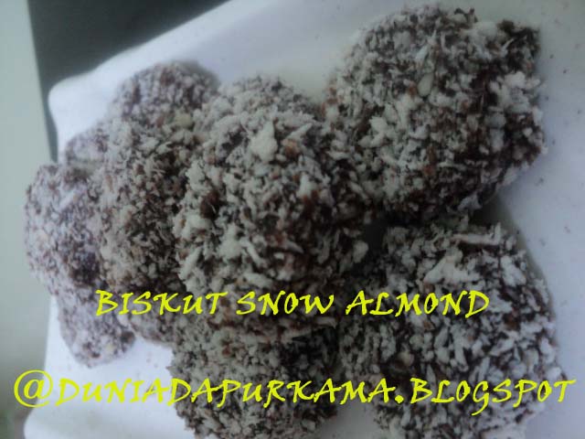 DUNIA DAPUR KAMA: BISKUT SNOW ALMOND