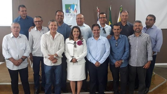 Unipi realiza reunião com prefeitos da região para tratar sobre corte de pessoal