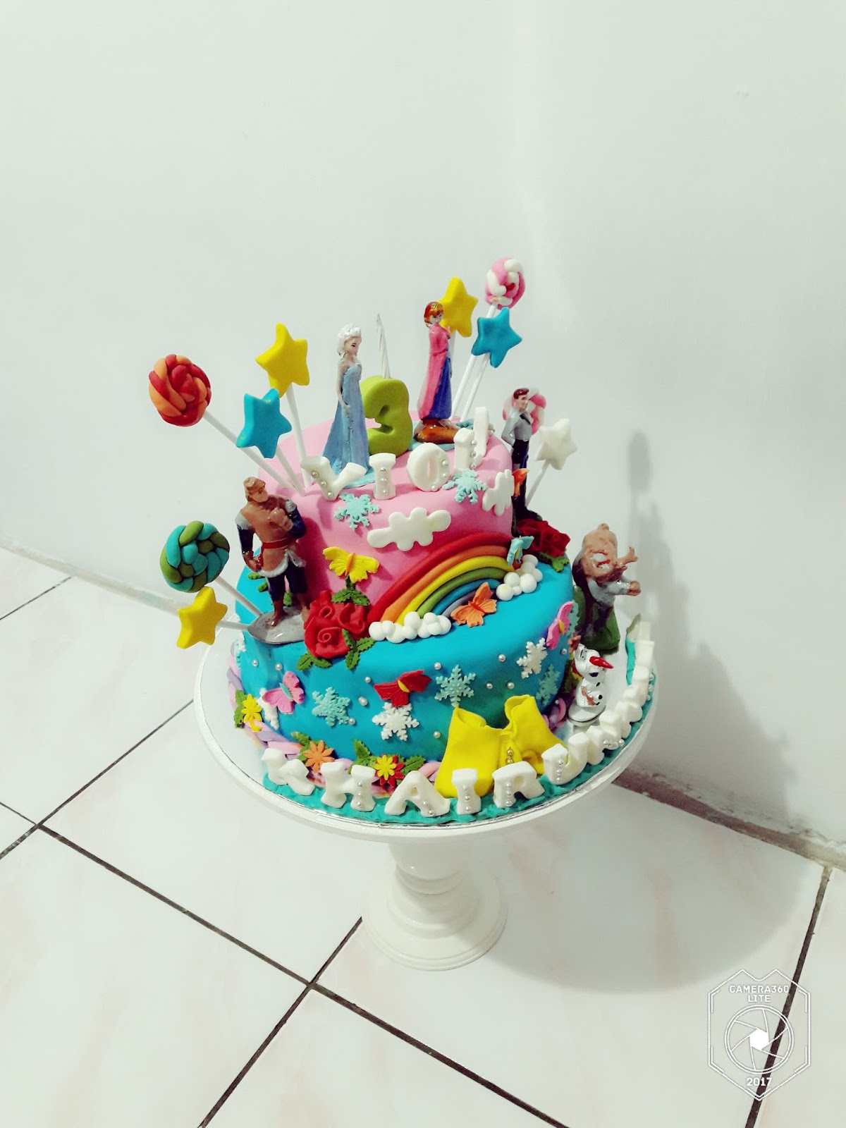 SAGITARIUS CAKE SHOP KUE  ULANG TAHUN  FROZEN TINGKAT  FONDANT