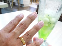 Mitos cincin pernikahan dipakai di jari Manis