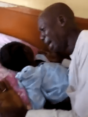 Heartbreaking video of a Nigerian couple crying uncontrollably with their child, who died due to unpaid medical bill