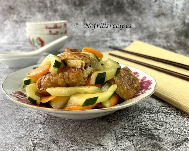 Cucumber, Carrot and Dao Bao Stir-fry  –   翻炒胡萝卜黄瓜和豆包