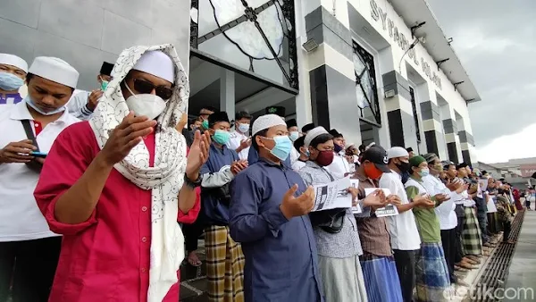 Front Persatuan Islam Kabupaten Kuningan telah mendeklarasikan diri pada Senin  Polisi Periksa Deklarator Front Persatuan Islam di Kuningan
