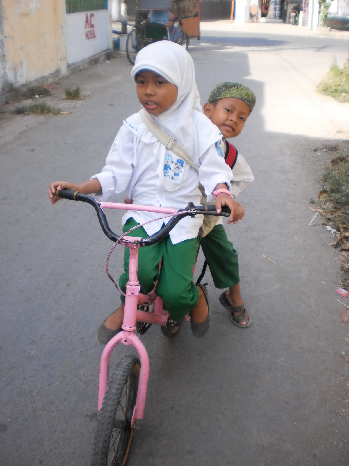 Kumpulan Gambar Anak Kecil Naik Sepeda Motor Terbaru Fire Modif