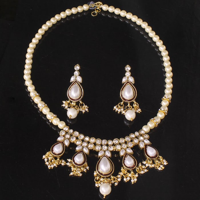 Fashion+Jewelry++pearl-necklace-set-and+string+lockit+set+gold+and ...