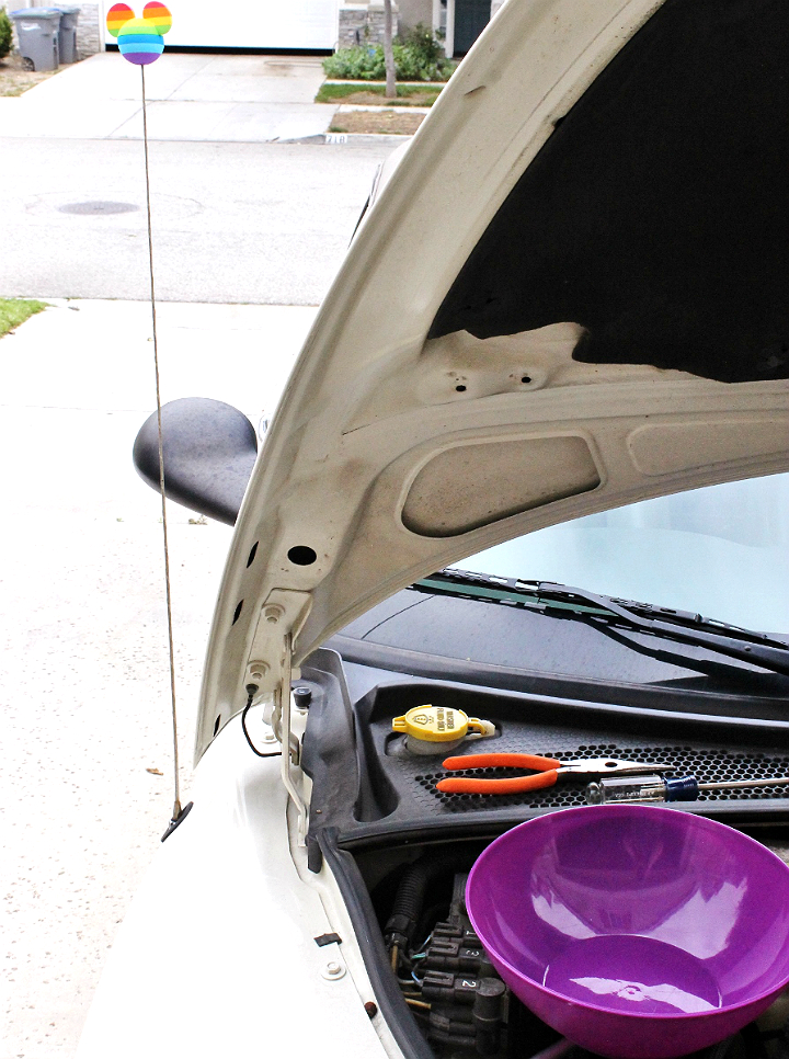 How to change your cabin air filter- and other simple tips to refresh your car's air quality! #FRAMFreshBreeze #AD