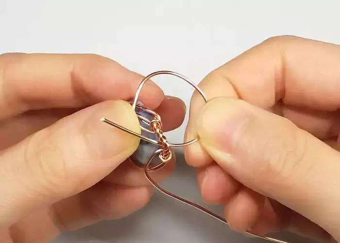step5:カボション下の放射状装飾1