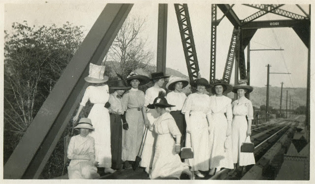 Visalia Electric Railroad bridge.  In 1912.