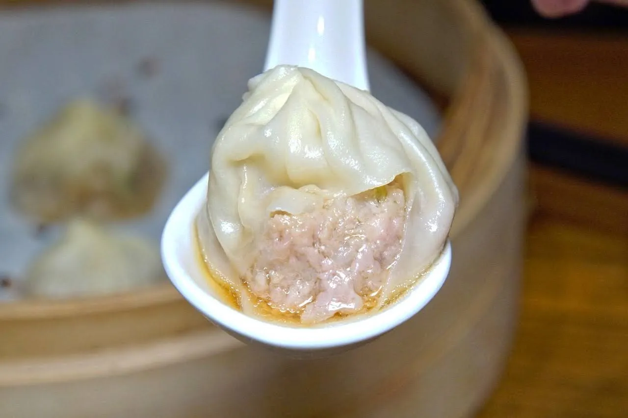 高雄｜鼎泰豐 高雄店｜台灣之光的小籠包初體驗｜真的排隊也要吃？｜食記