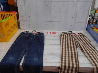 中古品　子供服　ズボン　１１０㎝　各１９０円