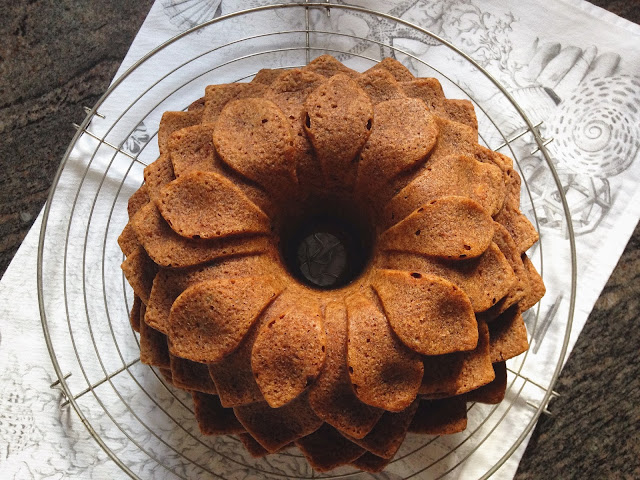 bundt cake de platano nueces y chosolate