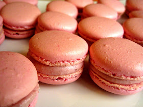 Recette de macarons à la fraise avec meringue italienne