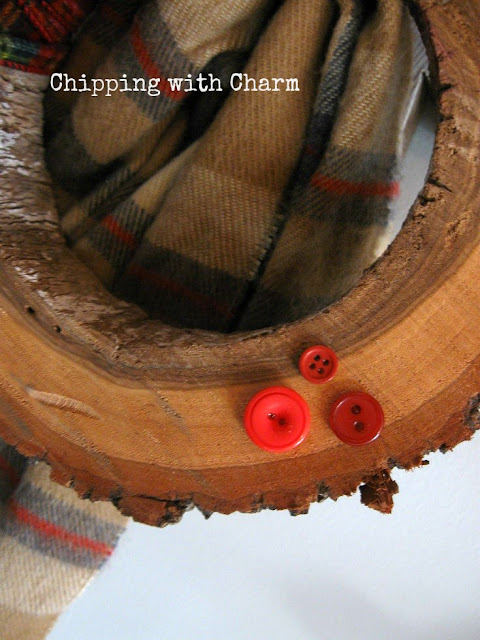 Chipping with Charm: Wood Slice Wreath...www.chippingwithcharm.blogspot.com