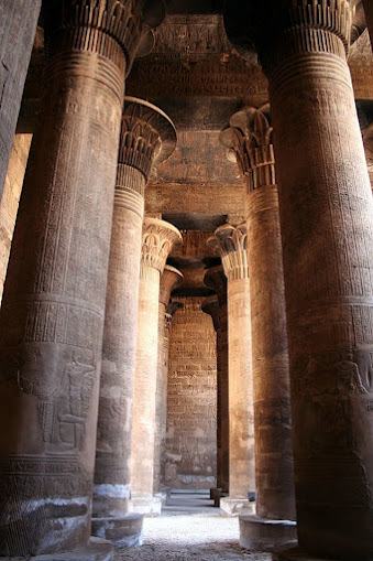 Columnas del templo de Khnum, Esna