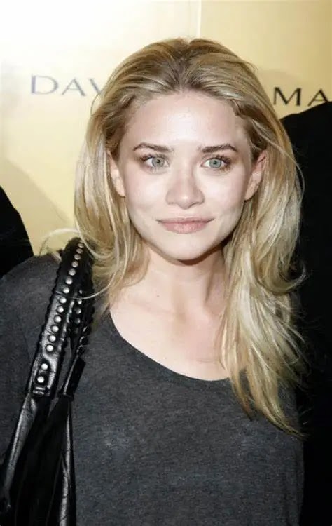 Ashley Olsen, a fusion of stardom and fashion brilliance, a true icon.