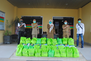 BAZMA PRABUMULIH SALURKAN DONASI PEDULI COVID-19 BERUPA SEMBAKO