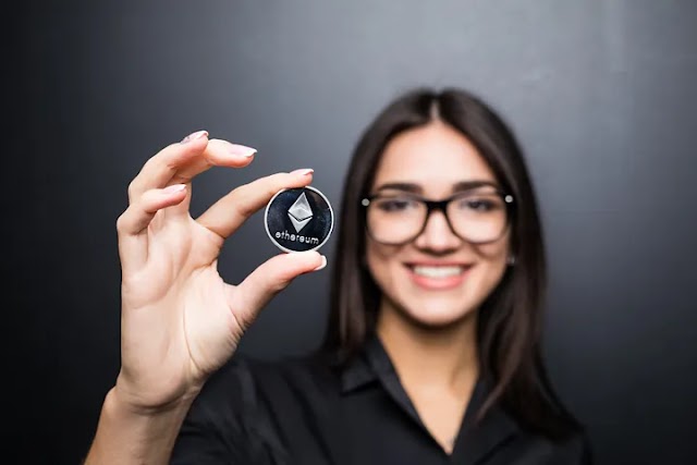 How a Badge Maker UK Can Help You Make Money from Home