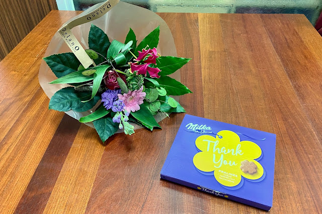 Bloemen en Milka Chocolade