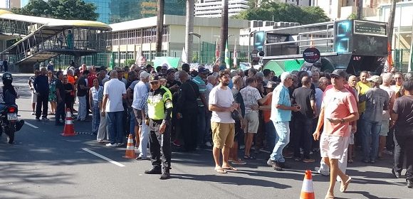 Salvador: Petroleiros protestam contra cobranças em plano de previdência