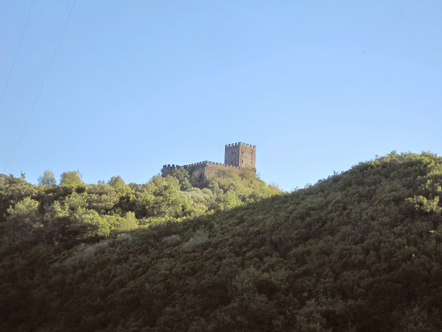 Castillo de Doiras en Cervantes