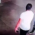 VÍDEO: Câmera de segurança flagra idosa sendo roubada em caixa eletrônico da rodoviária