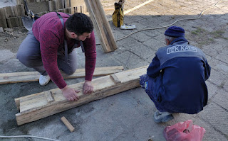  Halil and Sally making shuttering