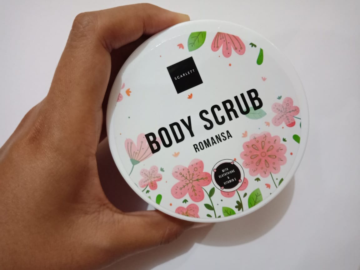 scarlett-whitening-body-scrub