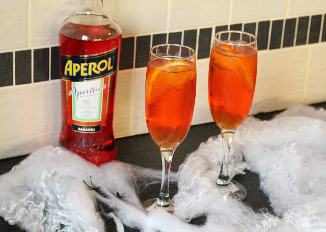 Halloween Cocktail Aperol Spritz