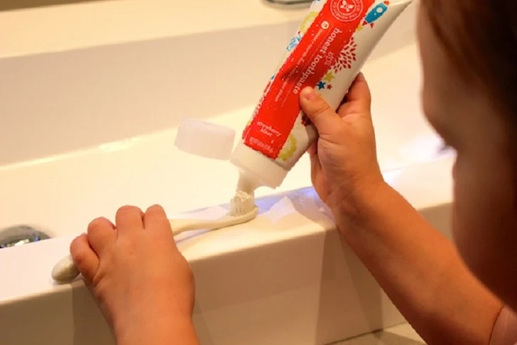 Kid Brushing Teeth