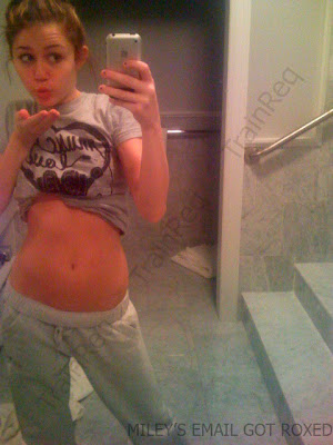 Miley Cyrus Self Taken hot photo