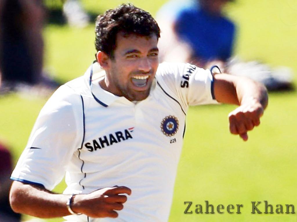 bowling zaheer khan cricketer zaheer khan appealing zaheer khan ...