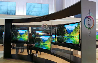 TV Layar Lengkung Pertama Di Dunia