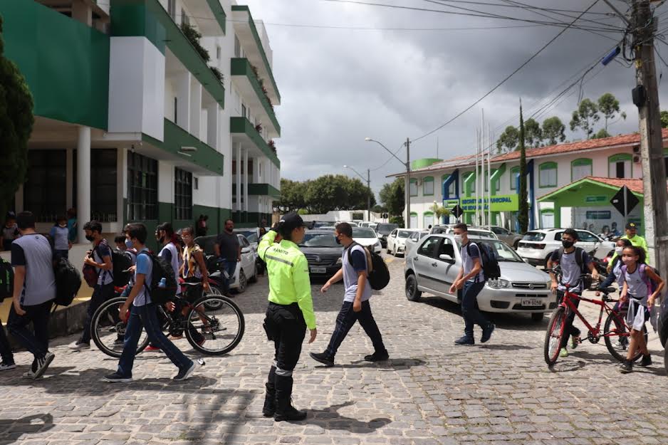 Prefeitura de Eunápolis realiza Operação Trânsito Seguro nas Escolas