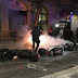 Σφοδρές συγκρούσεις στην Βαρκελώνη με πυρπολημένα περιπολικά και επιθέσεις σε τράπεζες