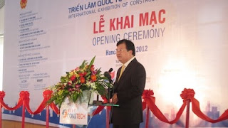 Bộ trưởng Trịnh Đình Dũng phát biểu khai mạc triển lãm