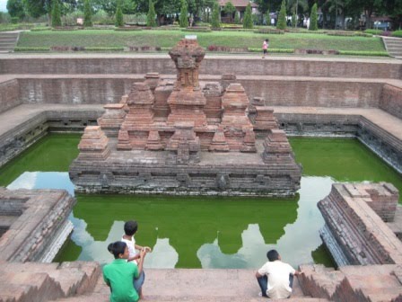 Candi Tikus Mojokerto