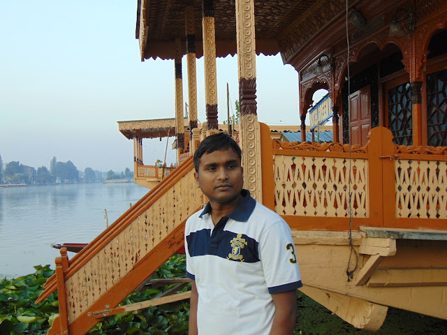 srinagar houseboat