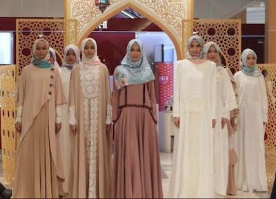  Modern Terbaru ini ialah busana perempuan dengan desain terbaru serta versi kini ya √45+ Trend Model Baju Muslim Fashion Wanita Modern Terbaru 2022