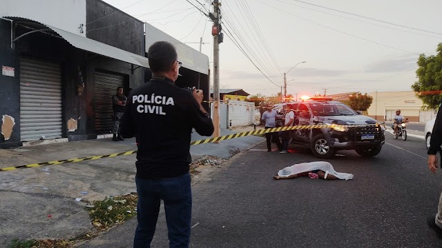 Mulher é encontrada morta a facadas em avenida de Parnaíba; homem é preso suspeito de feminicídio