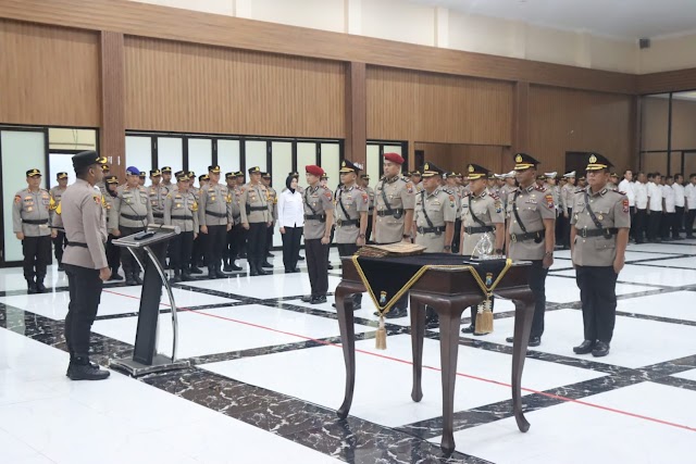 Kapolresta Sidoarjo Pimpin Sertijab Pejabat Utama dan Kapolsek Waru
