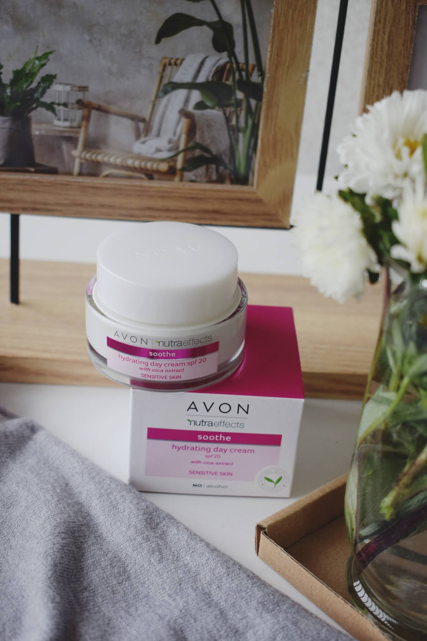 Avon, Nutra Effects, Soothe Hydrating Day Cream SPF 20 - Krem nawilżający na dzień dla skóry wrażliwej