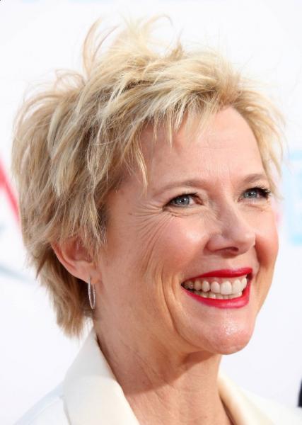 Short hairstyles for older women