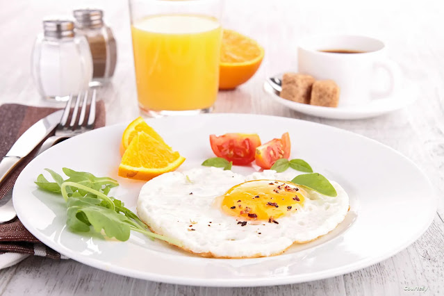 أهمية تناول وجبة الإفطار قبل الساعة 8 صباحًا لصحة الجسم