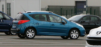 Carscoop 207 5 Peugeot 207 SW production version caught out in the open