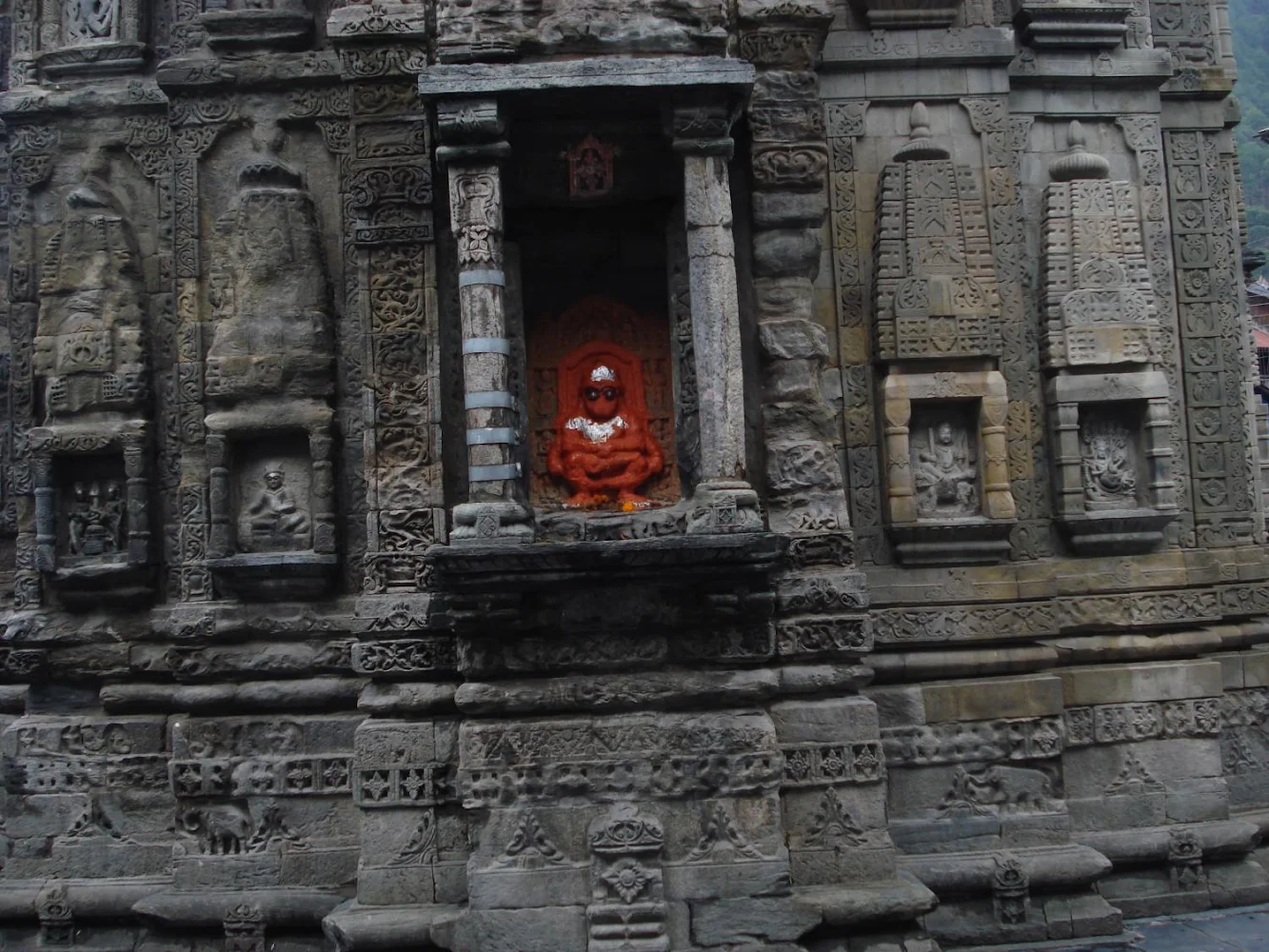 Ancient temples in the Himalaya reveal signs of past earthquakes