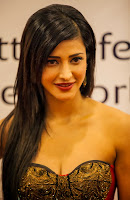 Shruthi Hassan Hairstyle