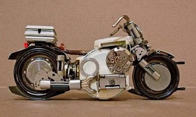 Miniatur-Sepeda-Motor-Dari-Jam-Tangan