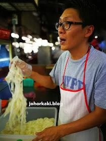 Char-Kway-Teow-Sri-Tebrau-Hawker-Centre-JB